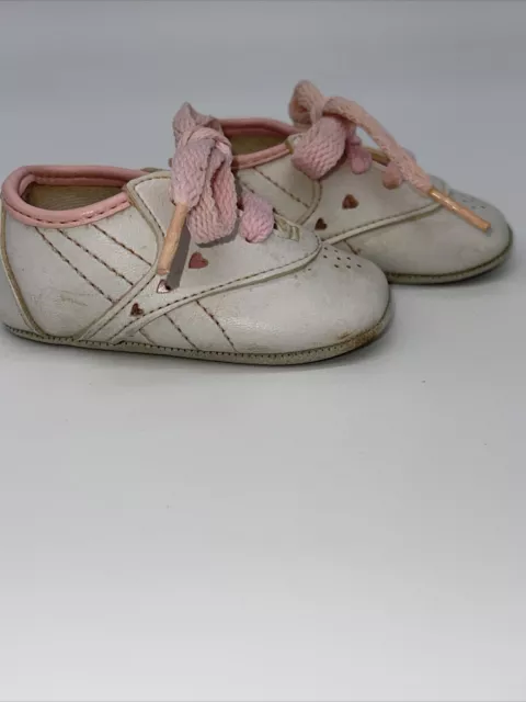 Vintage leather WEE Kids BABY Infant Size 2 Hearts Pink White Laces USA Made