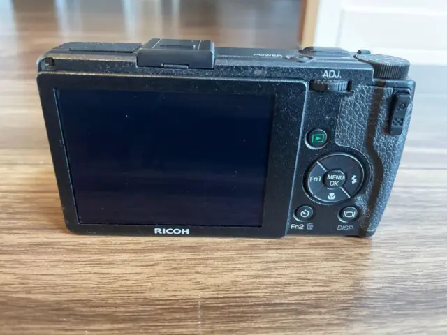 RICOH GR DIGITAL IV 10.4MP Digital Camera Black Body used from japan 3