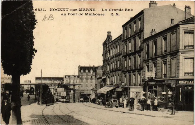 CPA NOGENT-sur-MARNE - La Grande Rue au Pont de MULHOUSE (659371)