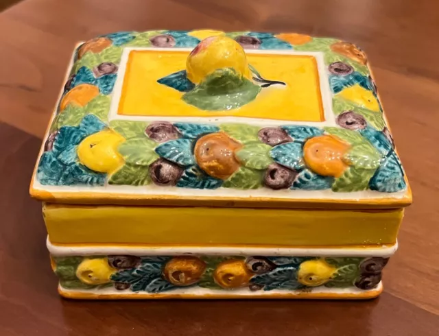 Vtg Italy Majolica Della Robbia Trinket Box  Fruit Pear Finial 4"x3.25"