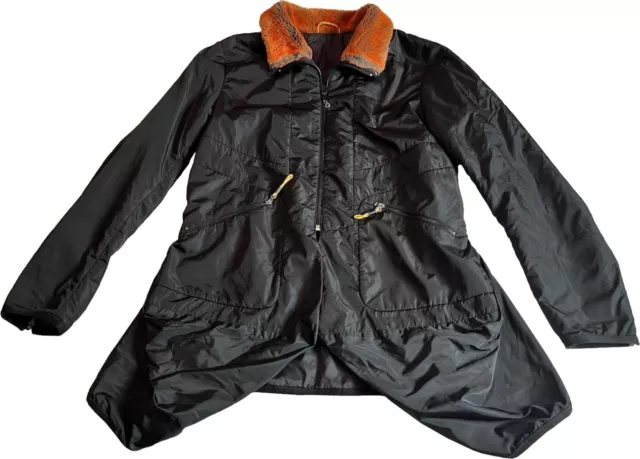 Superbe manteau imperméable noir col orange  Marithé et François Girbaud