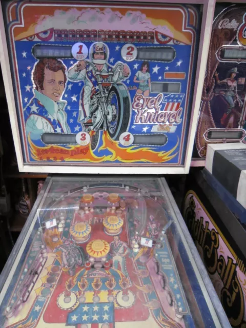pinball machine BALLY EVIL KNIEVEL