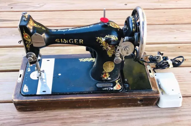 *Vintage* 1920s Singer Sewing Machine Model 128 w Base Cast Iron Premium Details