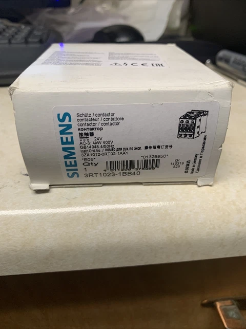 New Siemens Contactor 3RT1023-1BB40