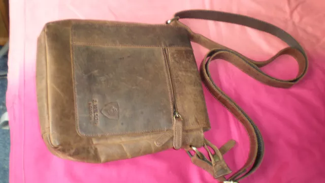 Vintage 1940s leather crossover messenger style bag. J Wilson London