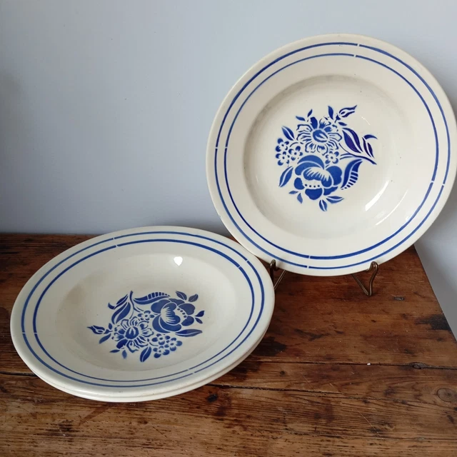 Assiette creuse Simone Digoin Sarreguemines décor fleur bleue - Vintage Family