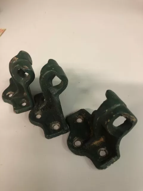 3 pieces cast iron shutter brackets (3499)