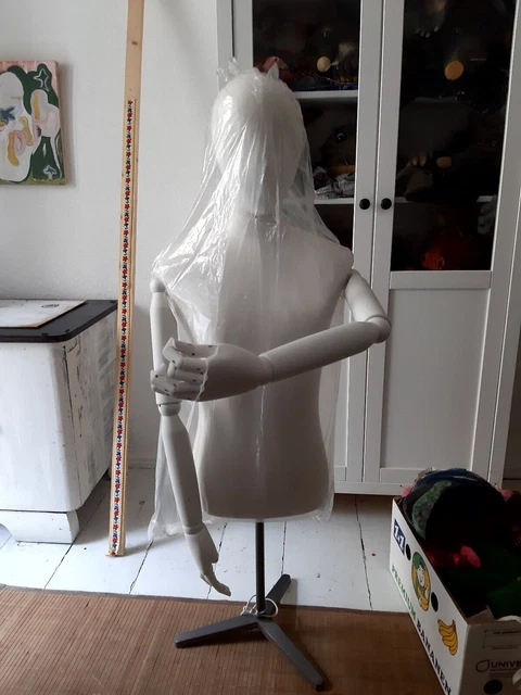 Schneiderpuppe mit beweglichen Gliedmaßen