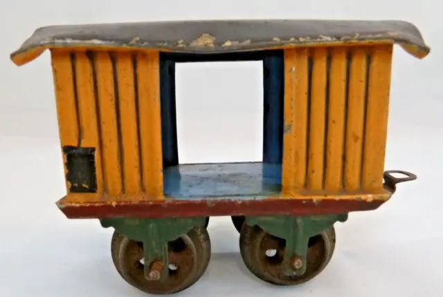 Märklin Schnappkupplung gedeckter Güterwagen uralt handlackiert Spur 0 ca. 1900
