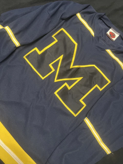 Michigan University Hockey Jersey MENS SIZE LARGE (NO NAME)