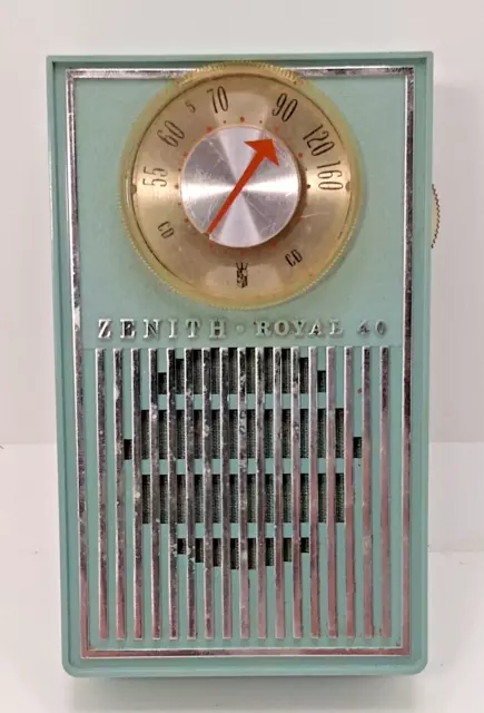 circa 1968 Zenith Royal 40 vertical Pocket Size Radio