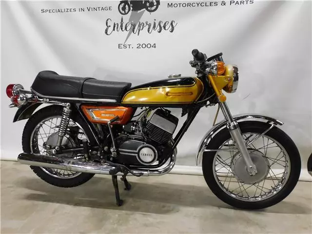 1972 Yamaha DS7 250     2564