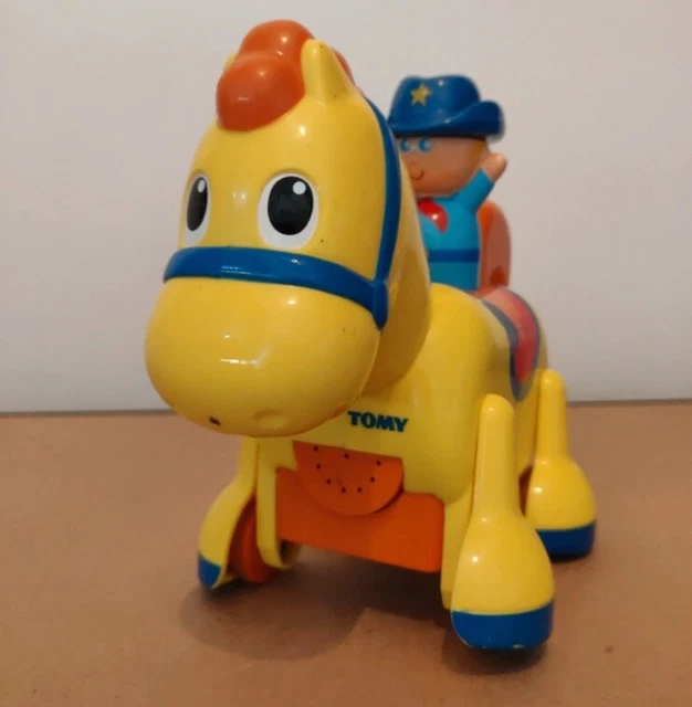 TOMY COWBOY CLIP Clop yellow horse walking sound 2001 Vintage £14.95
