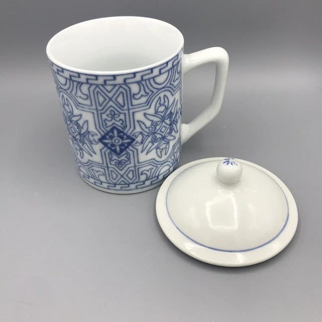 Vintage Chinese Porcelain Blue and White Tea / Coffee Cup Mug with Lid