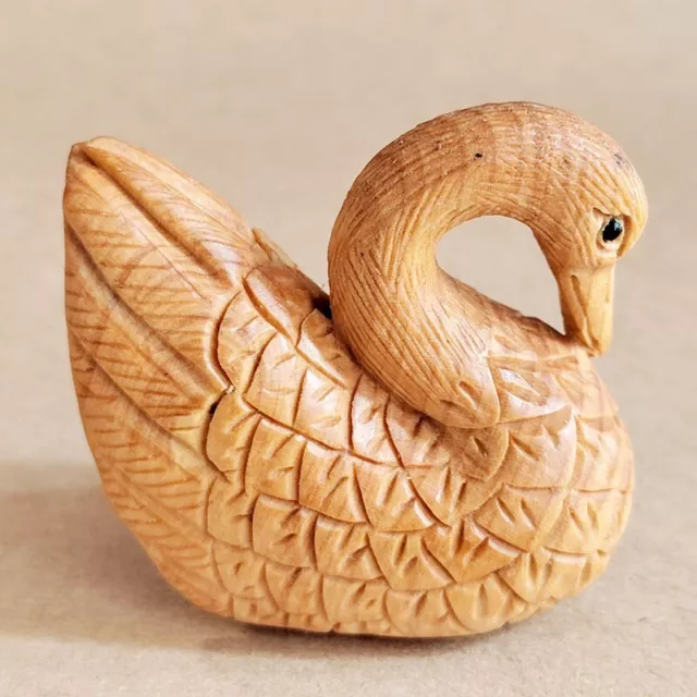 Q4800 - 2" Hand carved Boxwood Netsuke Figurine Carving - Pretty Swan
