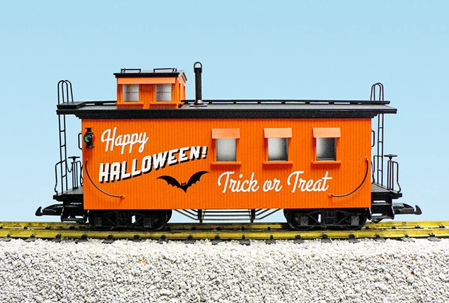 USA TRAINS G Scale 12027 Woodside Caboose Halloween Caboose – Orange/Black  £118.89 - PicClick UK