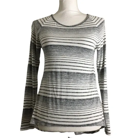 Saint Tropez womens striped long sleeve top size XS stretch knit scoop neck