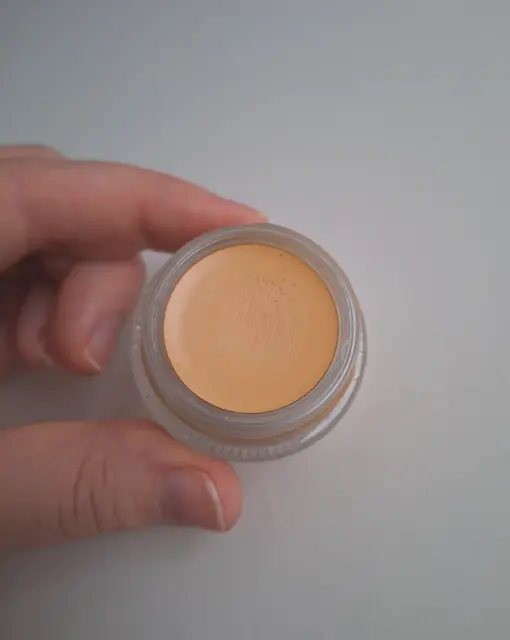 Mac Cosmetics / Pro Longwear Paint Pot / Soft Ochre