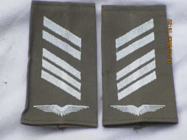 Bw Distintivi Rango: Oberstabsgefreiter, Luftwaffe, Bianco/Oliva (12/23)