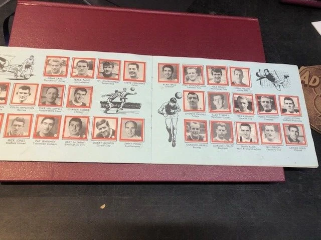 Fleetway - Löwe & Champion Fussballstars + Thomson Abenteuer Fussball Briefmarkenalbum 5
