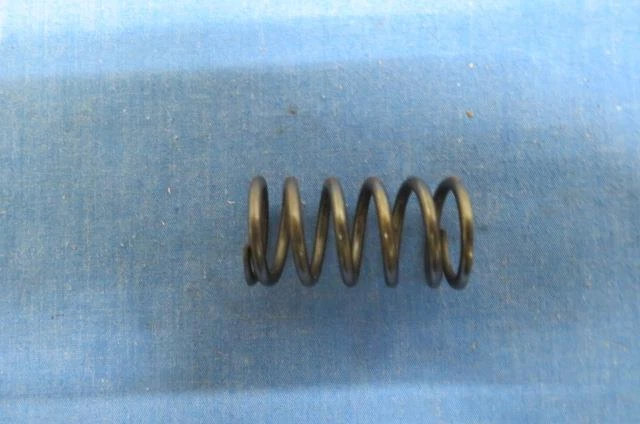NOS Kawasaki # 92081-042  SPRING CLUTCH H1 KH500 F5 KX400 F8 F9 +  K1645