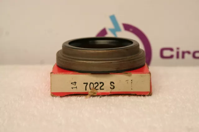 National 7022 S Oil Seal *NEW*