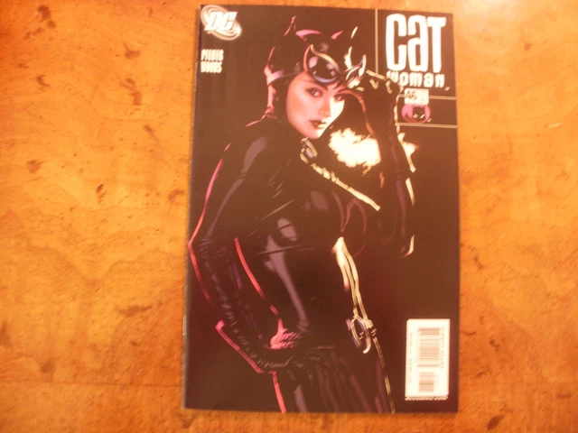 NM DC 2002 Series Comic: CATWOMAN #46 (Vol 3) Adam Hughes Cover (Selina Kyle)