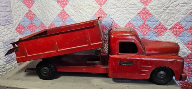 Vintage 1950’s Red Strutco Toys Dump Truck