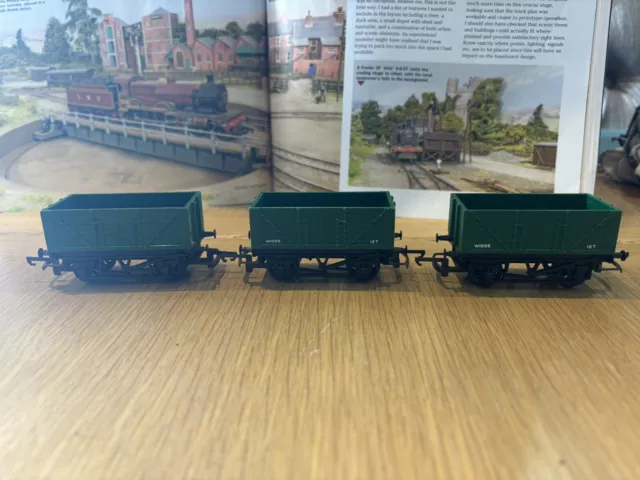 Triang OO Gauge R10 Job Lot Of BR 7 Plank Wagons