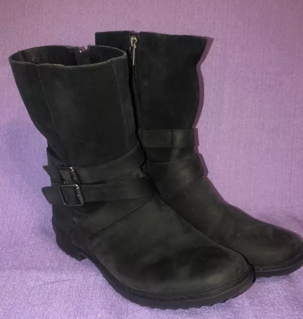 UGG Women's Black Leather Suede Lorna Boot sz 8.5 Waterproof  Shearling lining