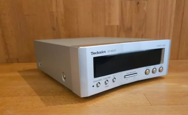 AUNA Verticalo SE - Giradischi Retró, Lettore Vinili, Vintage, 33, 45 e 78  giri/min, BT, Altoparlanti Stereo, Porta USB compatibile MP3, Uscita di  Linea, Legno, con Bluetooth, DAB+ & FM : : Elettronica