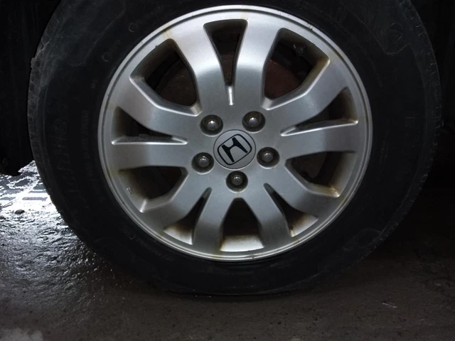 Used Wheel fits: 2005 Honda Cr-v 16x6-1/2 alloy 10 spoke Cromodora manufacturer
