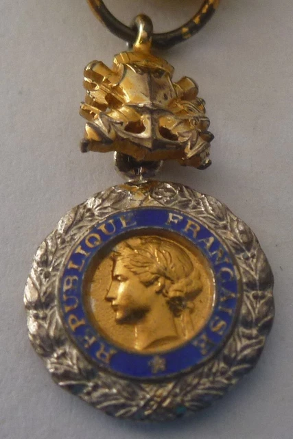 ETOILE CIVIQUE MÉDAILLE d'honneur M504 EUR 24,00 - FR