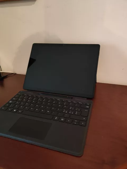 Microsoft Surface Pro X 13" (128GB SSD, Microsoft SQ1, 8 GB) 2 in...