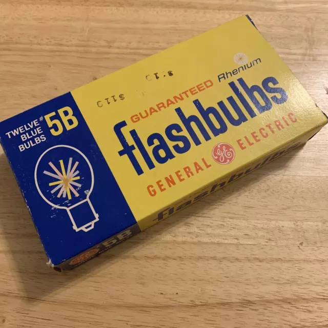 New Vintage Box of 9 GE General Electric 5B Flashbulbs General Electric BLUE