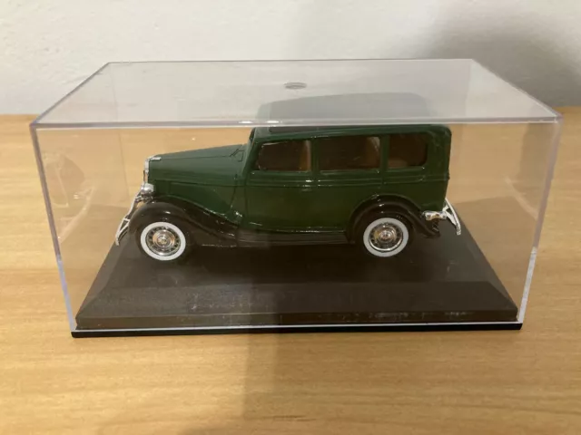 1/43 Solido Ford v8 1936 verte TBE en boite vitrine