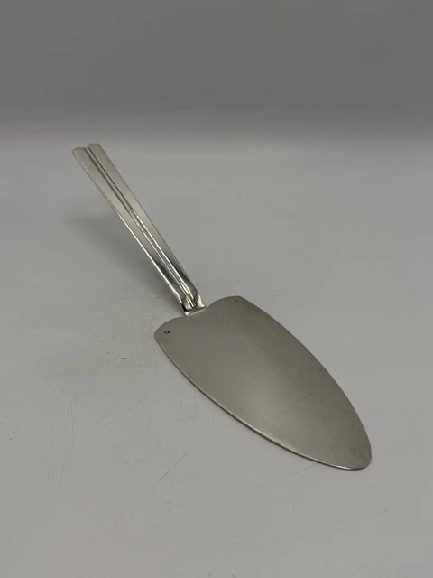 Puforcat Pelle A Tarte En Argent Massif Poincon Minerve Medaillon Louis