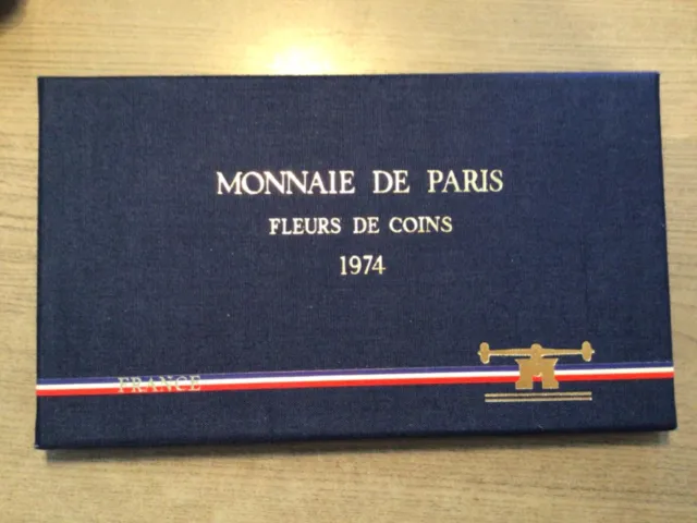 Coffret FDC FRANCE MONNAIE DE PARIS FDC 1974   dont la La 50 Francs ARGENT