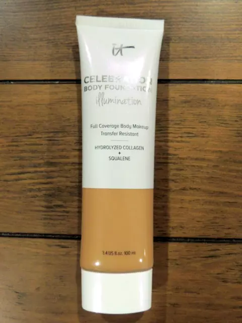 (SELLADA) Base corporal de iluminación It Cosmetics Celebration bronceada mediana 3,4 oz