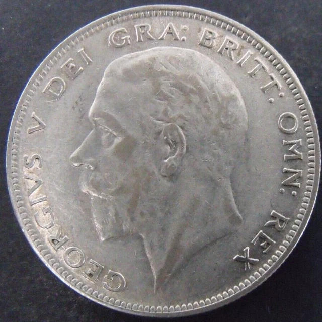1935 GEORGE V SILVER HALF CROWN  ( 50% Silver )  British 2/6 Coin.   979
