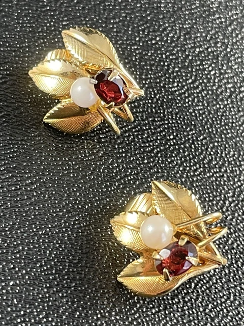 Vintage Red Garnet Screw Back Earrings Layered Gold Tone Metal Leaves