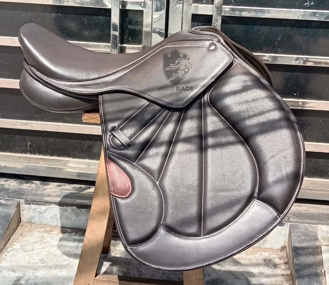 Selle de moto sur mesure : Confort, style et qualité. Moto - La FABRIK