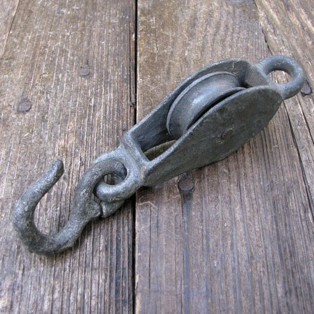 Old Galvanised Pulley Hook / Washing Line