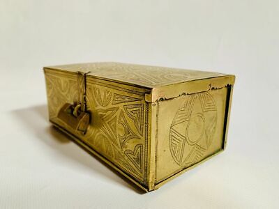 Jewelry case, Antic Box, geometric decoration in brass. - Gilt - North African 2