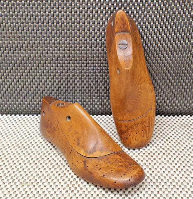 Ancienne Paires Embauchoirs Forme de Chaussure en Bois Enfant