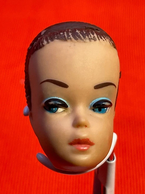 Tête de la poupée mannequin Barbie Fashion Queen ( 1963-1967)