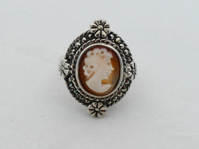 Estate Sterling Silver Size 8 Carved Cameo & Marcasite Ring XM-18