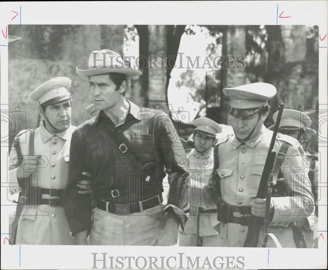 1972 Press Photo Clint Walker in "Hardcase," on ABC - hpp11641