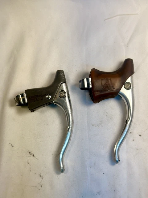 Pédale droite Campagnolo Triomphe vintage années 1980 *Sans pièces de