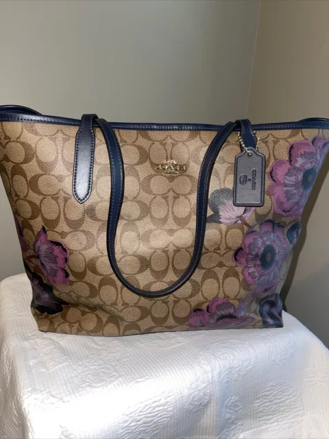 NWT Coach CJ601 City Tote In Signature Canvas With Hula Print Smooth  Leather$428
